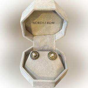 David Yurman NWOT Pearl Cookie Earrings Studs